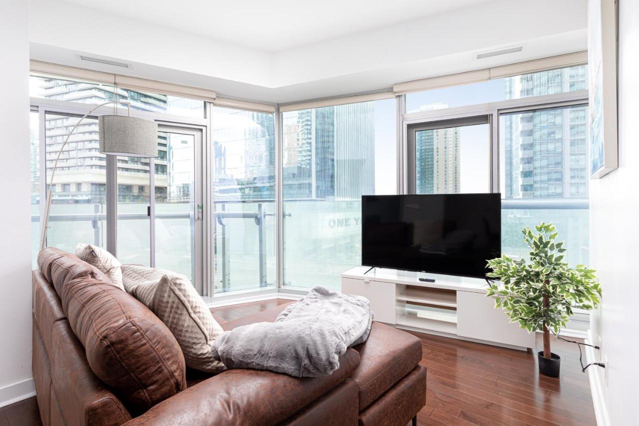 Downtown Toronto Condo Mins From Scotiabank Arena, Tiff, Cn Tower, Union, Mtcc المظهر الخارجي الصورة