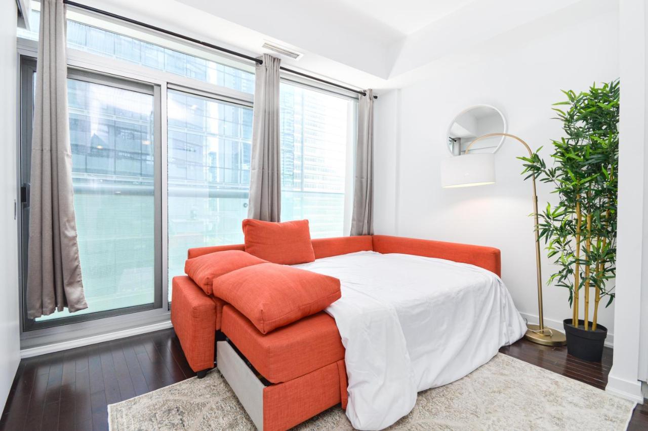 Downtown Toronto Condo Mins From Scotiabank Arena, Tiff, Cn Tower, Union, Mtcc المظهر الخارجي الصورة