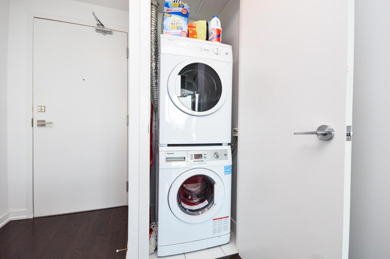 Downtown Toronto Condo Mins From Scotiabank Arena, Tiff, Cn Tower, Union, Mtcc المظهر الخارجي الصورة
