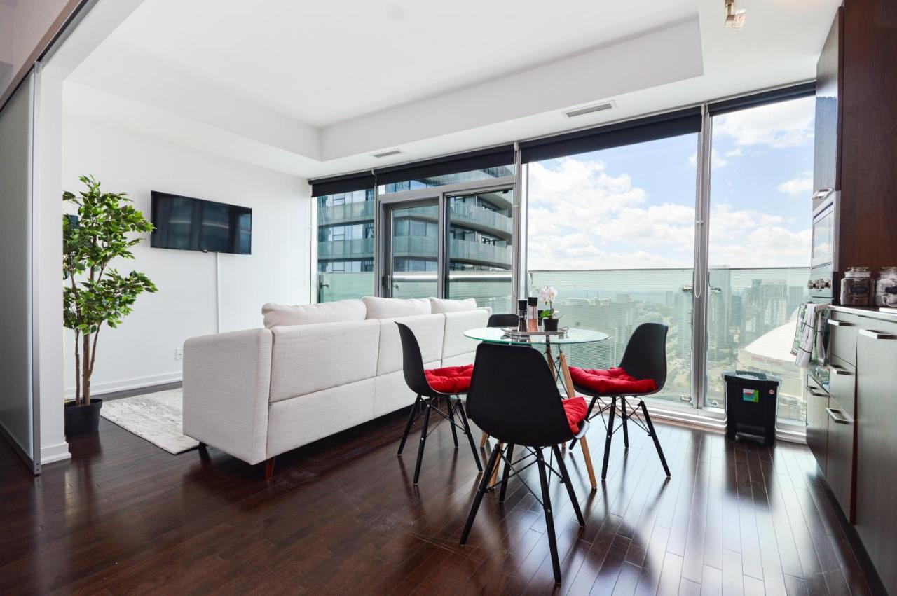 Downtown Toronto Condo Mins From Scotiabank Arena, Tiff, Cn Tower, Union, Mtcc المظهر الخارجي الصورة