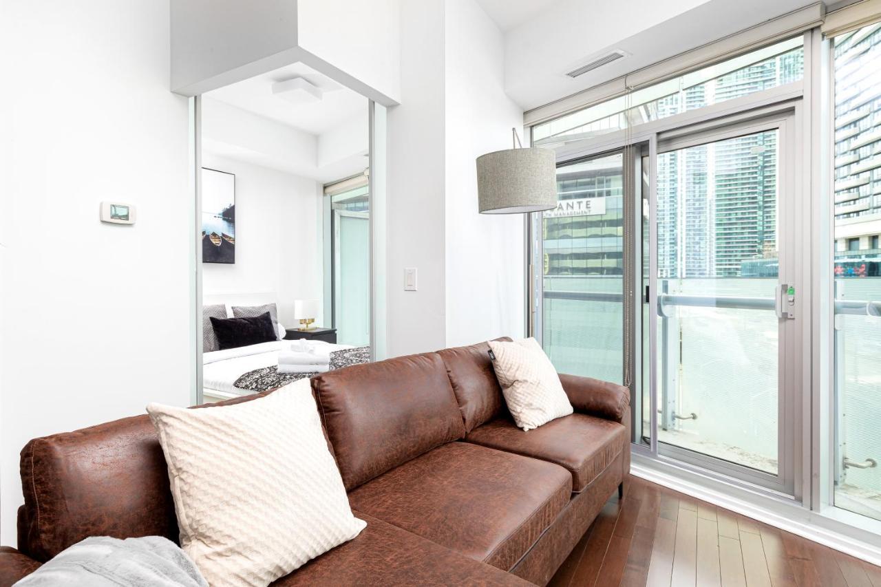 Downtown Toronto Condo Mins From Scotiabank Arena, Tiff, Cn Tower, Union, Mtcc المظهر الخارجي الصورة