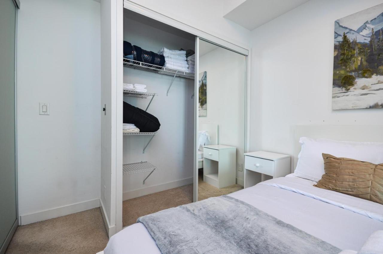 Downtown Toronto Condo Mins From Scotiabank Arena, Tiff, Cn Tower, Union, Mtcc المظهر الخارجي الصورة