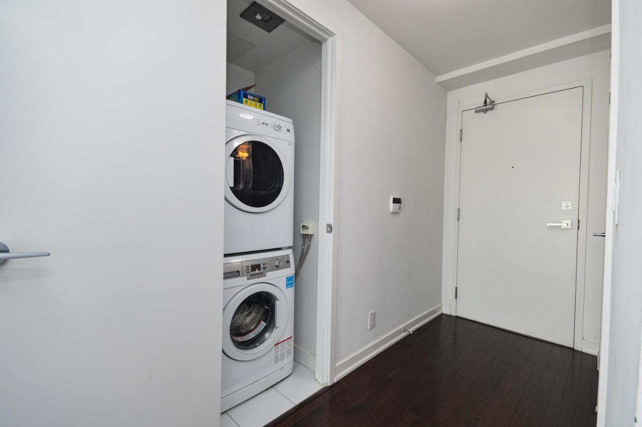 Downtown Toronto Condo Mins From Scotiabank Arena, Tiff, Cn Tower, Union, Mtcc المظهر الخارجي الصورة