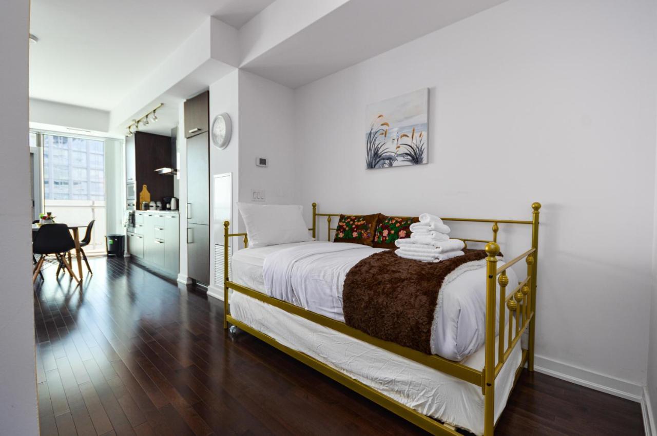 Downtown Toronto Condo Mins From Scotiabank Arena, Tiff, Cn Tower, Union, Mtcc المظهر الخارجي الصورة